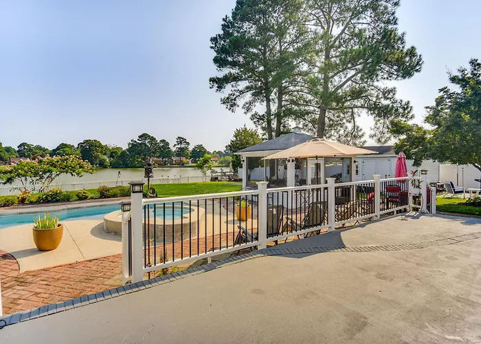 Luxe Lakefront Portsmouth Home: Fish, Swim & Play!