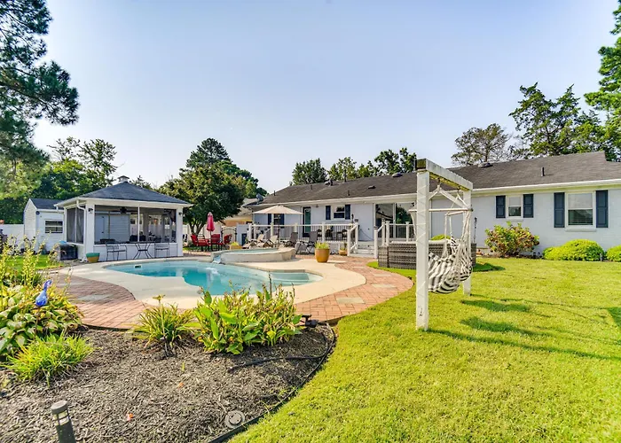 Luxe Lakefront Portsmouth Home: Fish, Swim & Play!