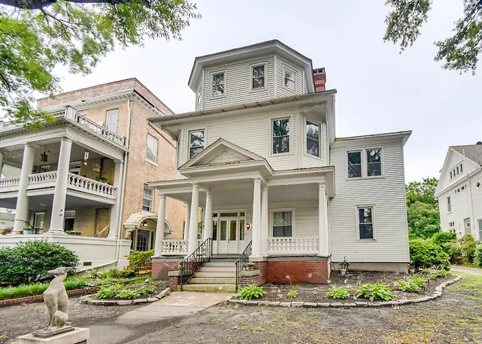Walk To River & Downtown: Portsmouth Apartment!