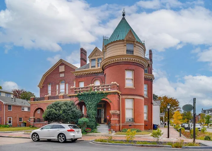 Steps To Elizabeth River & Dtwn! Portsmouth Condo